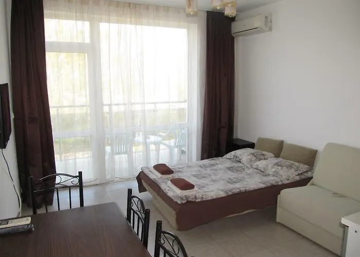 Cote D'azure 3* نيسيبار