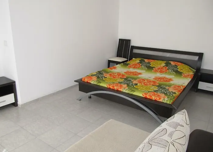 Cote D'azure 3* نيسيبار